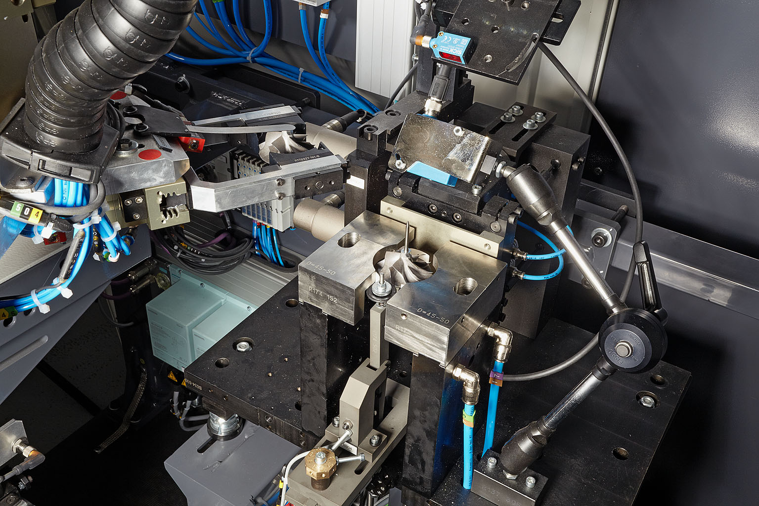 b6b0a841-4de5-441d-8ac2-636523158736